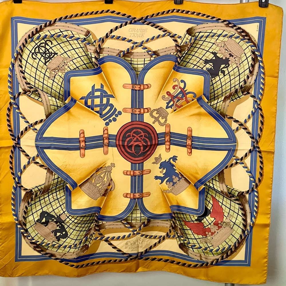 HERMES Carre 90 Scarf ""GRANDE TENUE"" Silk Red Auth